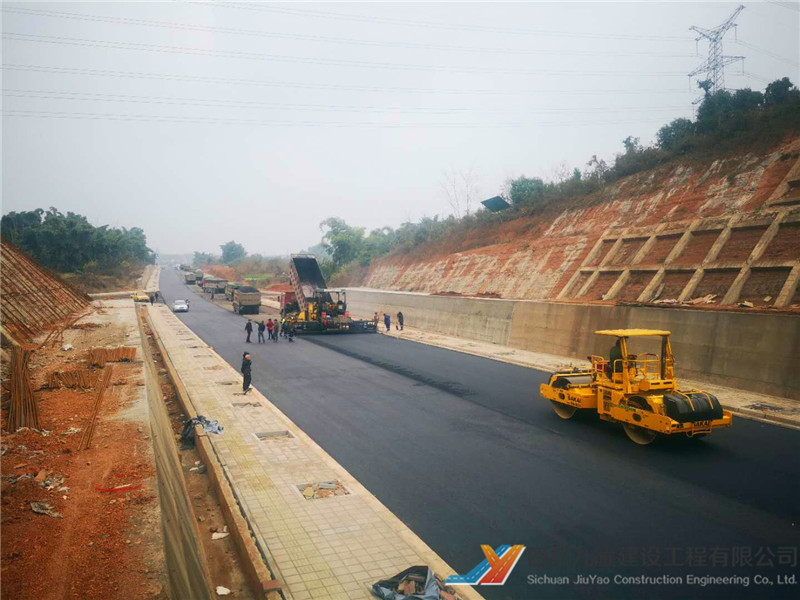 新津縣濱河路正公路路口段瀝青路面工程