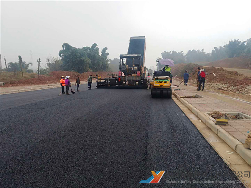 新津縣濱河路正公路路口段瀝青路面工程