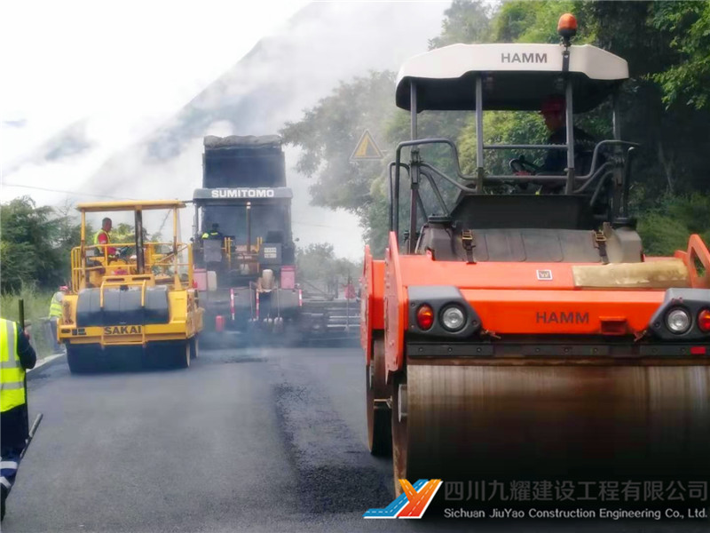 G318線二郎山隧道西洞口至瀘定縣爐橋鎮(zhèn)白日壩段路面大修工程